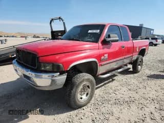 ✅ 2000 Dodge 2500 • VIN: 3B7KF2360YG142181 • Lot: 71487455. Wystawiony na Copart z przebiegiem Nie podano. Bezpłatny archiwum sprzedaży aukcyjnych z USA i szczegółowy raport historii pojazdu na DreamBid. Zdjęcie 1.