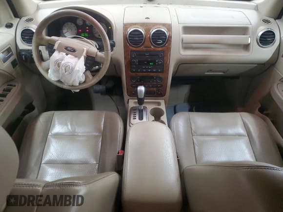 ✅ 2005 Ford Freestyle Limited • VIN: 1FMZK031X5GA80956 • Lot: 89846395. Wystawiony na Copart z przebiegiem 177 700 mil. Bezpłatny archiwum sprzedaży aukcyjnych z USA i szczegółowy raport historii pojazdu na DreamBid. Zdjęcie 8.