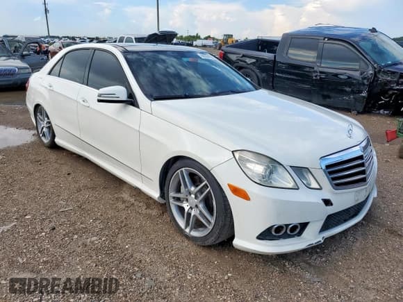 ✅ 2010 Mercedes-Benz E 550 Luxury • VIN: WDDHF7CB0AA028292 • Лот: 68384925. Опубликован ранее на Copart с пробегом 102 958 миль. Бесплатный доступ к архиву аукционных продаж из США и подробный отчёт об истории автомобиля на DreamBid. Изображение 4.