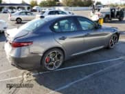 ✅ 2022 Alfa Romeo Giulia Ti • VIN: ZARFAMBN8N7656863 • Lot: 68858332. Wystawiony na Copart z przebiegiem 5 826 mil. Bezpłatny archiwum sprzedaży aukcyjnych z USA i szczegółowy raport historii pojazdu na DreamBid. Zdjęcie 3.