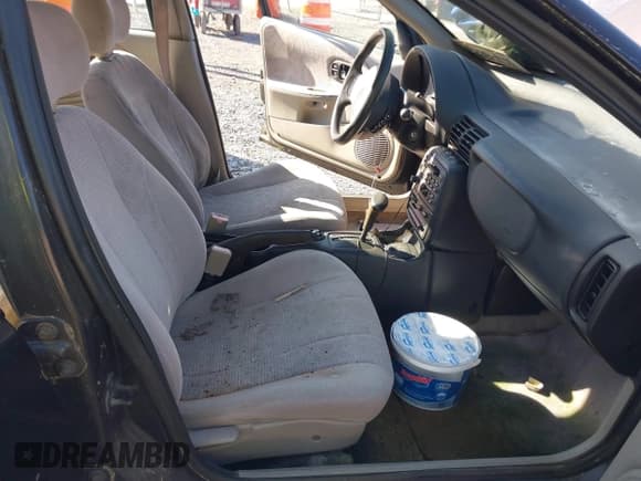 ✅ 1999 Saturn SL • VIN: 1G8ZK5274XZ333729 • Lot: 41987885. Wystawiony na IAAI z przebiegiem Nie podano. Bezpłatny archiwum sprzedaży aukcyjnych z USA i szczegółowy raport historii pojazdu na DreamBid. Zdjęcie 5.