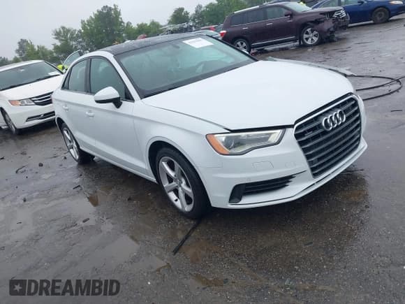 ✅ 2015 Audi S3 Premium Plus • VIN: WAUBFGFF1F1125469 • Lot: 42335403. Wystawiony na IAAI z przebiegiem 87 452 mil. Bezpłatny archiwum sprzedaży aukcyjnych z USA i szczegółowy raport historii pojazdu na DreamBid. Zdjęcie 1.