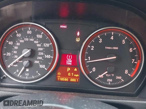 ✅ 2008 BMW 3 Series 328i • VIN: WBAWB33538P134742 • Lot: 43712525. Wystawiony na IAAI z przebiegiem 118 586 mil. Bezpłatny archiwum sprzedaży aukcyjnych z USA i szczegółowy raport historii pojazdu na DreamBid. Zdjęcie 7.