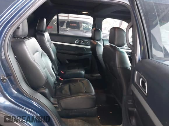 ✅ 2016 Ford Explorer XLT • VIN: 1FM5K8D82GGC00566 • Lot: 43482547. Wystawiony na IAAI z przebiegiem 172 834 mil. Bezpłatny archiwum sprzedaży aukcyjnych z USA i szczegółowy raport historii pojazdu na DreamBid. Zdjęcie 8.