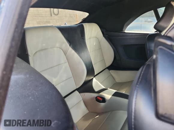 ✅ 2021 Ford Mustang EcoBoost Premium • VIN: 1FATP8UH4M5105288 • Lot: 86874675. Wystawiony na Copart z przebiegiem 92 548 mil. Bezpłatny archiwum sprzedaży aukcyjnych z USA i szczegółowy raport historii pojazdu na DreamBid. Zdjęcie 10.