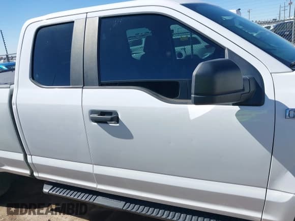 ✅ 2019 Ford F-150 XL • VIN: 1FTFX1E5XKKE53078 • Lot: 43477550. Wystawiony na IAAI z przebiegiem 169 824 mil. Bezpłatny archiwum sprzedaży aukcyjnych z USA i szczegółowy raport historii pojazdu na DreamBid. Zdjęcie 13.