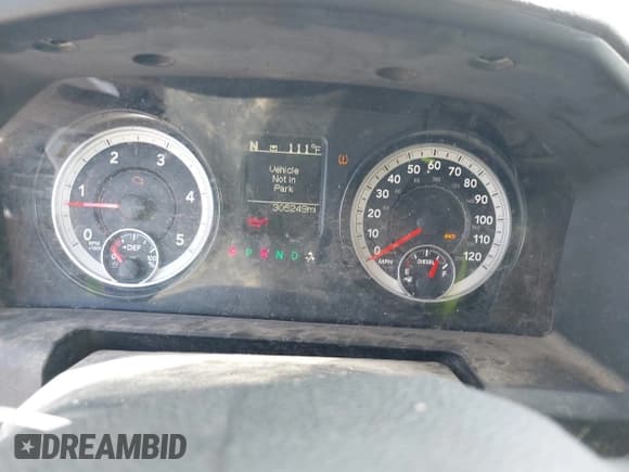 ✅ 2015 Ram 2500 SLT • VIN: 3C6UR5DL9FG638641 • Lot: 42822298. Listed on IAAI with 305,249 mi. Free auction sales archive from the USA and detailed vehicle history report at DreamBid. Image 7.