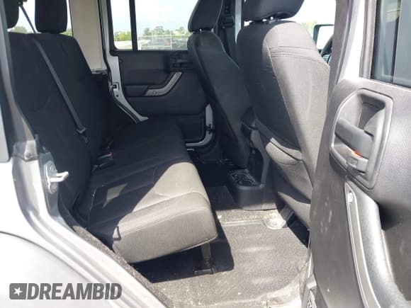 ✅ 2016 Jeep Wrangler Unlimited Sport • VIN: 1C4BJWDG8GL160474 • Lot: 43128973. Listed on IAAI with 33,182 mi. Free auction sales archive from the USA and detailed vehicle history report at DreamBid. Image 8.