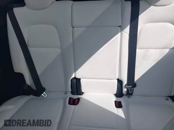 ✅ 2023 Tesla Model Y Performance • VIN: 7SAYGDEF5PF786749 • Lot: 43269366. Wystawiony na IAAI z przebiegiem 17 527 mil. Bezpłatny archiwum sprzedaży aukcyjnych z USA i szczegółowy raport historii pojazdu na DreamBid. Zdjęcie 8.