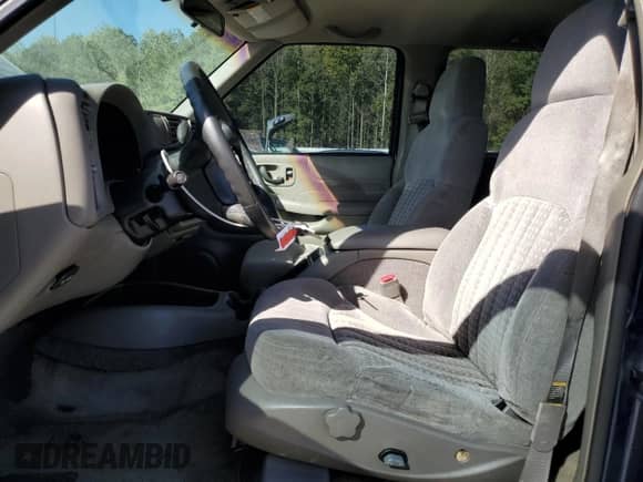 ✅ 1999 Chevrolet Blazer LT • VIN: 1GNCS13W1X2233100 • Лот: 86478505. Опубликован ранее на Copart с пробегом 179 107 миль. Бесплатный доступ к архиву аукционных продаж из США и подробный отчёт об истории автомобиля на DreamBid. Изображение 7.