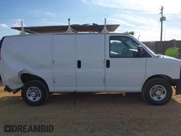 ✅ 2021 Chevrolet Express Cargo • VIN: 1GCWGAFP4M1181314 • Lot: 43277199. Listed on IAAI with 46,867 mi. Free auction sales archive from the USA and detailed vehicle history report at DreamBid. Image 13.