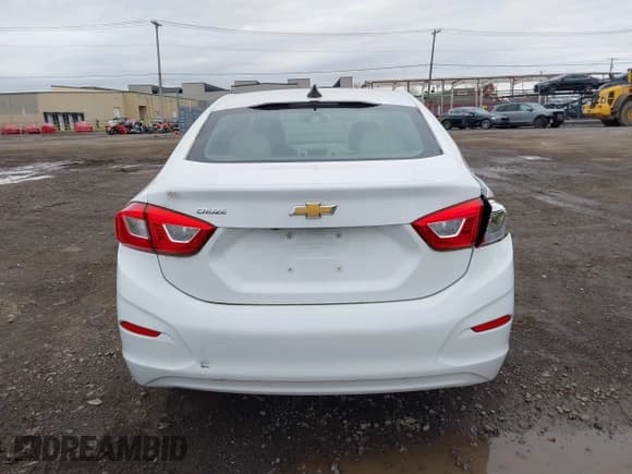 ✅ 2018 Chevrolet Cruze LS • VIN: 1G1BC5SM0J7218504 • Lot: 43614029. Listed on IAAI with 81,472 mi. Free auction sales archive from the USA and detailed vehicle history report at DreamBid. Image 16.