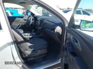 ✅ 2019 Chevrolet Traverse LS • VIN: 1GNERFKW2KJ140426 • Lot: 43449576. Wystawiony na IAAI z przebiegiem 147 217 mil. Bezpłatny archiwum sprzedaży aukcyjnych z USA i szczegółowy raport historii pojazdu na DreamBid. Zdjęcie 5.