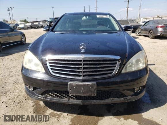 ✅ 2008 Mercedes-Benz S 550 • VIN: WDDNG71XX8A166611 • Lot: 69882144. Wystawiony na Copart z przebiegiem 179 256 mil. Bezpłatny archiwum sprzedaży aukcyjnych z USA i szczegółowy raport historii pojazdu na DreamBid. Zdjęcie 5.