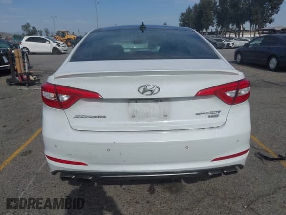 ✅ 2015 Hyundai Sonata Limited • VIN: 5NPE34AB6FH126654 • Лот: 43035296. Опубликован ранее на IAAI с пробегом 141 147 миль. Бесплатный доступ к архиву аукционных продаж из США и подробный отчёт об истории автомобиля на DreamBid. Изображение 16.