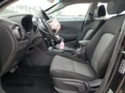 ✅ 2020 Hyundai Kona SEL • VIN: KM8K22AA1LU436998 • Лот: 81607585. Опубликован ранее на Copart с пробегом 72 368 миль. Бесплатный доступ к архиву аукционных продаж из США и подробный отчёт об истории автомобиля на DreamBid. Изображение 7.