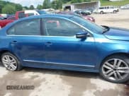 ✅ 2017 Volkswagen Jetta SEL • VIN: 3VWL17AJXHM304792 • Lot: 42688617. Wystawiony na IAAI z przebiegiem 98 916 mil. Bezpłatny archiwum sprzedaży aukcyjnych z USA i szczegółowy raport historii pojazdu na DreamBid. Zdjęcie 12.