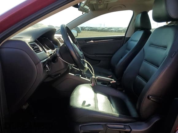 ✅ 2016 Volkswagen Jetta SEL • VIN: 3VWL07AJXGM378439 • Lot: 81924835. Listed on Copart with 130,515 mi. Free auction sales archive from the USA and detailed vehicle history report at DreamBid. Image 7.