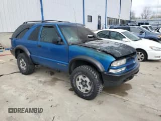 ✅ 2001 Chevrolet Blazer LS • VIN: 1GNCT18W61K158519 • Lot: 50435495. Wystawiony na Copart z przebiegiem Nie podano. Bezpłatny archiwum sprzedaży aukcyjnych z USA i szczegółowy raport historii pojazdu na DreamBid. Zdjęcie 4.
