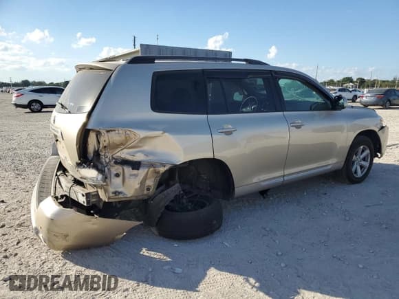 ✅ 2010 Toyota Highlander • VIN: 5TDZK3EH6AS020740 • Lot: 92225845. Listed on Copart with 138,012 mi. Free auction sales archive from the USA and detailed vehicle history report at DreamBid. Image 3.