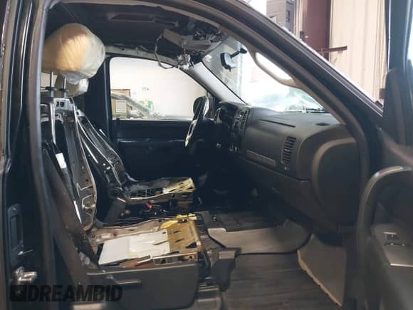 2013 Chevrolet Silverado 1500 LT with VIN 1GCRCSEA9DZ355598, listed as a IAAI auction lot 41297558 with 121,577 mi miles and . Bid and sale history available at DreamBid. Image 5.