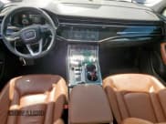 ✅ 2022 Audi Q7 Premium • VIN: WA1AJBF79ND004673 • Lot: 66847445. Wystawiony na Copart z przebiegiem 40 490 mil. Bezpłatny archiwum sprzedaży aukcyjnych z USA i szczegółowy raport historii pojazdu na DreamBid. Zdjęcie 8.