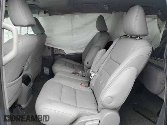 ✅ 2017 Toyota Sienna XLE • VIN: 5TDYZ3DC3HS781989 • Lot: 93470555. Wystawiony na Copart z przebiegiem 68 810 mil. Bezpłatny archiwum sprzedaży aukcyjnych z USA i szczegółowy raport historii pojazdu na DreamBid. Zdjęcie 11.