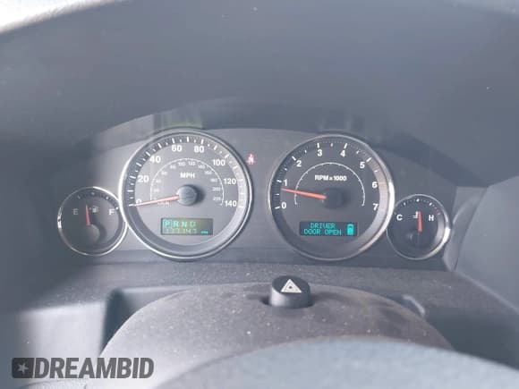 ✅ 2007 Jeep Commander Sport • VIN: 1J8HG48PX7C591835 • Lot: 43015813. Listed on IAAI with 177,147 mi. Free auction sales archive from the USA and detailed vehicle history report at DreamBid. Image 7.
