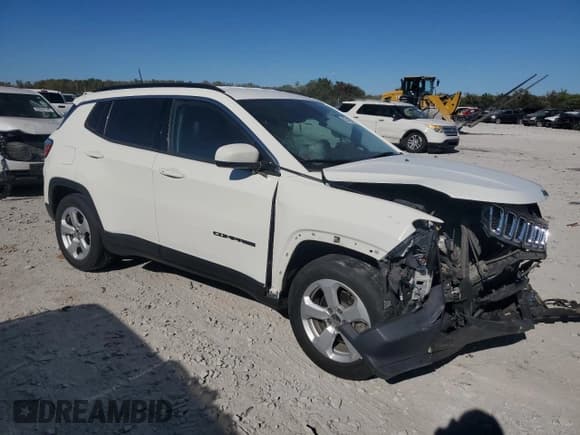 ✅ 2019 Jeep Compass Latitude • VIN: 3C4NJCBB6KT649679 • Lot: 82740365. Listed on Copart with 71,904 mi. Free auction sales archive from the USA and detailed vehicle history report at DreamBid. Image 4.