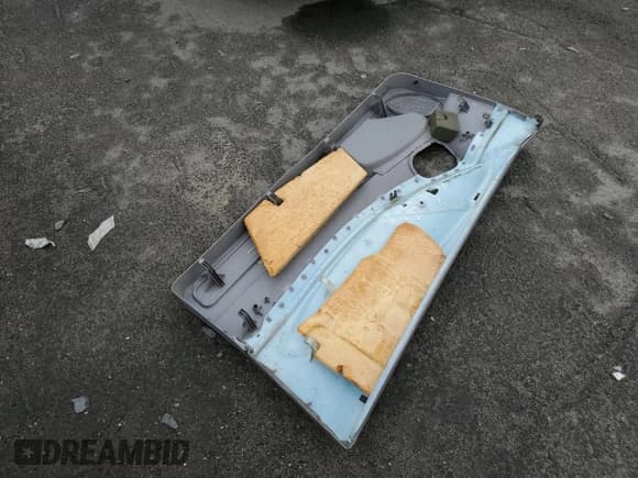 ✅ 2004 Ford Mustang Deluxe • VIN: 1FAFP44614F132706 • Лот: 80920275. Опубликован ранее на Copart с пробегом 137 564 миль. Бесплатный доступ к архиву аукционных продаж из США и подробный отчёт об истории автомобиля на DreamBid. Изображение 12.