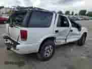 2004 Chevrolet Blazer LS z VIN 1GNDT13X84K162371, wystawiony jako Copart lot #71074684 z przebiegiem 273 070 mil mil oraz Szkoda całkowita • Salvage title. Historia ofert i sprzedaży dostępna na DreamBid. Obrazek 3.