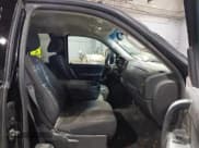 ✅ 2012 Chevrolet Silverado 2500HD LT • VIN: 1GC2KXCG2CZ303026 • Lot: 41877707. Wystawiony na IAAI z przebiegiem 251 672 mil. Bezpłatny archiwum sprzedaży aukcyjnych z USA i szczegółowy raport historii pojazdu na DreamBid. Zdjęcie 5.