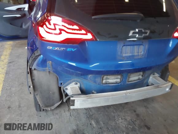 ✅ 2019 Chevrolet Bolt EV LT • VIN: 1G1FY6S02K4110720 • Lot: 41135307. Wystawiony na IAAI z przebiegiem 28 788 mil. Bezpłatny archiwum sprzedaży aukcyjnych z USA i szczegółowy raport historii pojazdu na DreamBid. Zdjęcie 21.