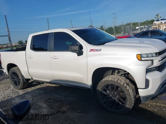 ✅ 2021 Chevrolet Silverado 1500 RST • VIN: 3GCUYEEL7MG279622 • Lot: 43081221. Listed on IAAI with 138,000 mi. Free auction sales archive from the USA and detailed vehicle history report at DreamBid. Image 13.