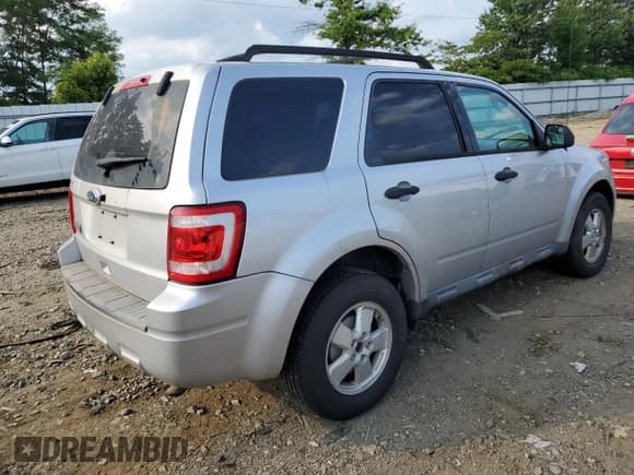 ✅ 2010 Ford Escape XLS • VIN: 1FMCU9C77AKC81617 • Лот: 65253915. Опубликован ранее на Copart с пробегом 150 852 миль. Бесплатный доступ к архиву аукционных продаж из США и подробный отчёт об истории автомобиля на DreamBid. Изображение 3.