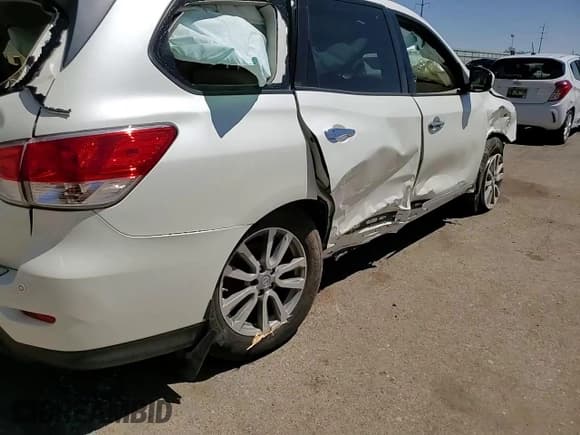 ✅ 2015 Nissan Pathfinder SL • VIN: 5N1AR2MM2FC700978 • Lot: 56072585. Listed on Copart with 132,675 mi. Free auction sales archive from the USA and detailed vehicle history report at DreamBid. Image 14.