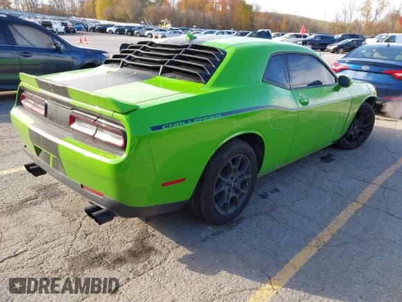 ✅ 2017 Dodge Challenger GT • VIN: 2C3CDZGG3HH555724 • Lot: 43612781. Listed on IAAI with 47,721 mi. Free auction sales archive from the USA and detailed vehicle history report at DreamBid. Image 4.