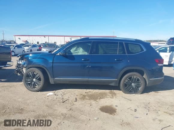 ✅ 2018 Volkswagen Atlas SEL Premium • VIN: 1V2NR2CAXJC526050 • Lot: 43575304. Listed on IAAI with 15,351 mi. Free auction sales archive from the USA and detailed vehicle history report at DreamBid. Image 15.