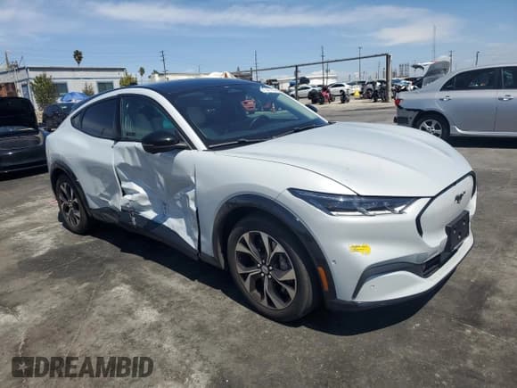✅ 2022 Ford Mustang Mach-E Premium • VIN: 3FMTK3RM6NMA24110 • Lot: 51347765. Listed on Copart with 26,517 mi. Free auction sales archive from the USA and detailed vehicle history report at DreamBid. Image 4.