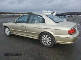 2003 Hyundai Sonata GLS with VIN KMHWF35H23A803752, listed as a Copart auction lot 79953044 with 105,538 mi miles and Salvage title. Bid and sale history available at DreamBid. Image 2.