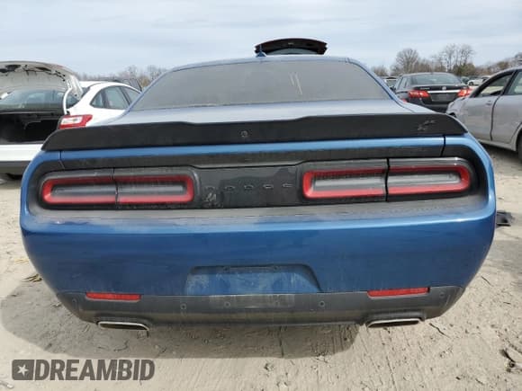 ✅ 2022 Dodge Challenger SXT • VIN: 2C3CDZGG5NH104953 • Lot: 45166113. Wystawiony na Copart z przebiegiem Nie podano. Bezpłatny archiwum sprzedaży aukcyjnych z USA i szczegółowy raport historii pojazdu na DreamBid. Zdjęcie 6.