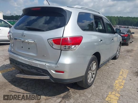 ✅ 2014 Nissan Pathfinder SL • VIN: 5N1AR2MN0EC629609 • Lot: 42721107. Listed on IAAI with 234,000 mi. Free auction sales archive from the USA and detailed vehicle history report at DreamBid. Image 4.