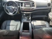 ✅ 2017 Toyota Highlander LE • VIN: 5TDZZRFH5HS210648 • Лот: 69780245. Опубликован ранее на Copart с пробегом 132 923 миль. Бесплатный доступ к архиву аукционных продаж из США и подробный отчёт об истории автомобиля на DreamBid. Изображение 8.