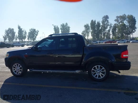 ✅ 2007 Ford Explorer Sport Trac Limited • VIN: 1FMEU33817UA26814 • Lot: 43817425. Wystawiony na IAAI z przebiegiem 234 826 mil. Bezpłatny archiwum sprzedaży aukcyjnych z USA i szczegółowy raport historii pojazdu na DreamBid. Zdjęcie 14.