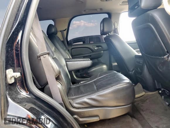 ✅ 2010 GMC Yukon SLT • VIN: 1GKUCCE09AR280635 • Lot: 58098665. Listed on Copart with Not provided. Free auction sales archive from the USA and detailed vehicle history report at DreamBid. Image 11.