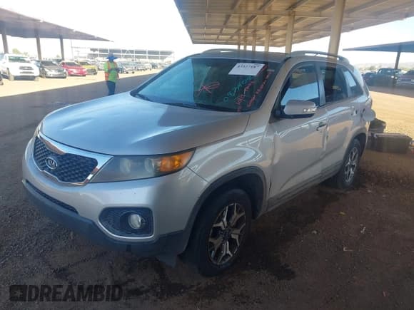 ✅ 2011 Kia Sorento LX • VIN: 5XYKT3A17BG083402 • Lot: 43527187. Listed on IAAI with 232,058 mi. Free auction sales archive from the USA and detailed vehicle history report at DreamBid. Image 2.