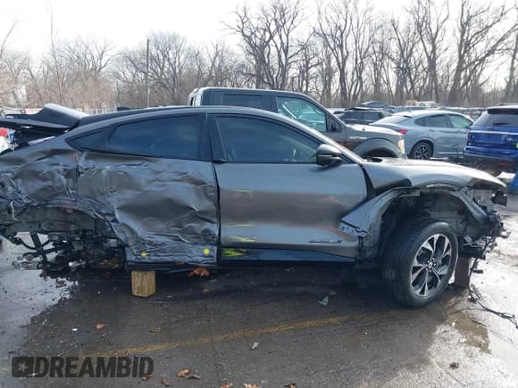 ✅ 2021 Ford Mustang Mach-E Premium • VIN: 3FMTK3R74MMA08531 • Lot: 41084631. Listed on IAAI with 68,101 mi. Free auction sales archive from the USA and detailed vehicle history report at DreamBid. Image 14.
