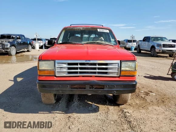 ✅ 1991 Ford Explorer Eddie Bauer • VIN: 1FMCU22X5MUB26646 • Lot: 80366175. Wystawiony na Copart z przebiegiem 46 023 mil. Bezpłatny archiwum sprzedaży aukcyjnych z USA i szczegółowy raport historii pojazdu na DreamBid. Zdjęcie 5.