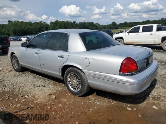 ✅ 1998 Ford Crown Victoria LX • VIN: 2FAFP74W7WX193311 • Лот: 66226995. Опубликован ранее на Copart с пробегом 230 249 миль. Бесплатный доступ к архиву аукционных продаж из США и подробный отчёт об истории автомобиля на DreamBid. Изображение 2.