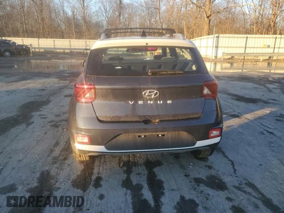 ✅ 2021 Hyundai Venue Denim • VIN: KMHRC8A30MU120607 • Lot: 86898884. Listed on Copart with 28,681 mi. Free auction sales archive from the USA and detailed vehicle history report at DreamBid. Image 6.